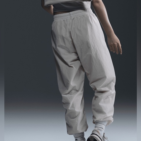 Nike Sportswear "Everything Wovens" Beige Crinkle Track Pants - Women's M - Picture 3 of 6